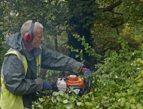 Hedge trimming Housing