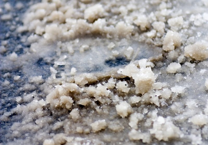 white de-icing salt companies